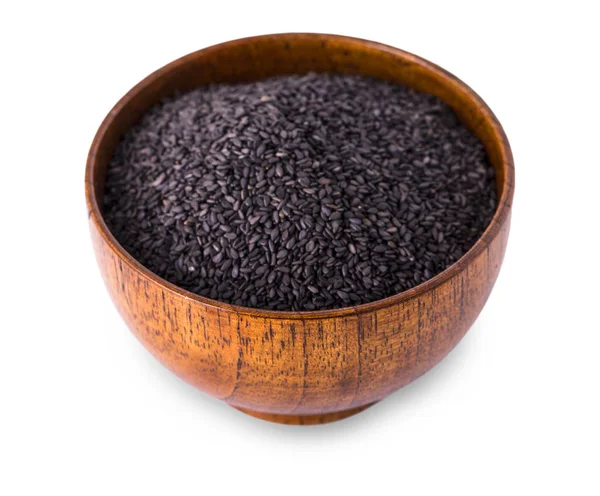 Riz noir dans un bol en bois isolé sur fond blanc — Photo