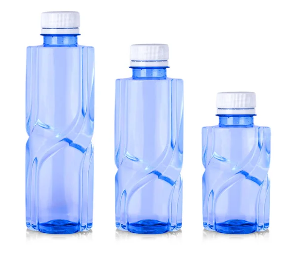 Kunststoff blaue Flasche isoliert auf weißem Hintergrund. — Stockfoto