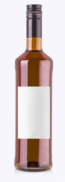 Полная бутылка виски с этикеткой на белом фоне остроумия — стоковое фото
