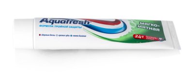 Kişinev, Moldova - 16 Mart 2018. Aquafresh diş macunu ile nane asit Protection.Aquafresh 1973'te kurulan ve Glaxosmithkline tarafından üretilen sözlü sağlık ürünleri bir markadır
