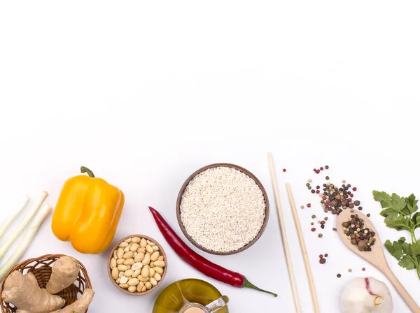 Suroviny čínské jídlo, zelenina a ořechy. — Stock fotografie