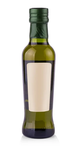 Пляшка оливкової олії на білому тлі — стокове фото