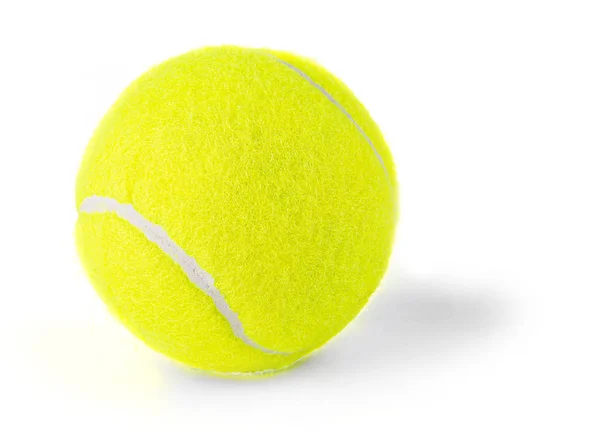 Bola de tênis única isolada no fundo branco — Fotografia de Stock