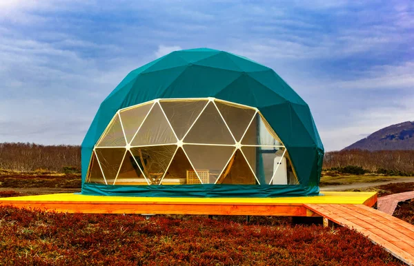 Rahat, kamp, glamping, tatil, tatil yaşam tarzı konsepti.