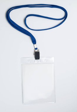 Kordon ve rozeti. Konferans rozeti. Mavi askısı ile plastik tutucu şablonda boş rozeti.
