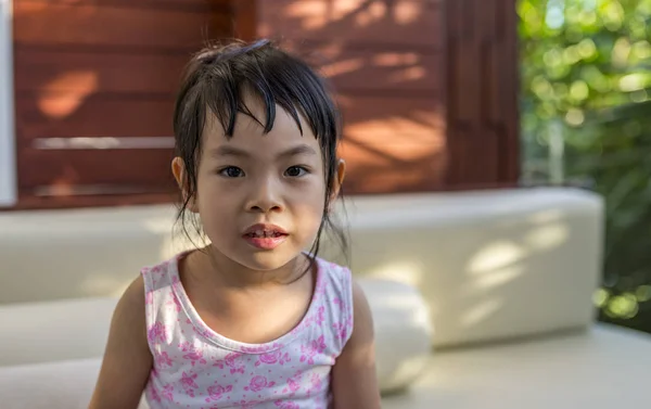 Tay - Çinli küçük kız — Stok fotoğraf