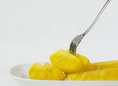 Stüdyo çekimde sulu ananas