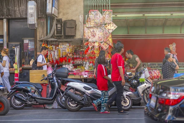 Geschäft in der Straße der traditionellen chinesischen Dekoration — Stockfoto