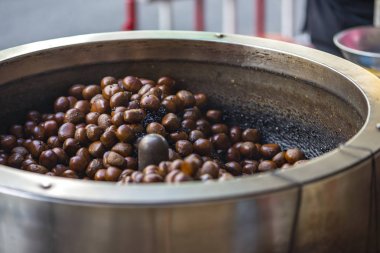 Kestane satmak sokak gıda Tayland için kavurma