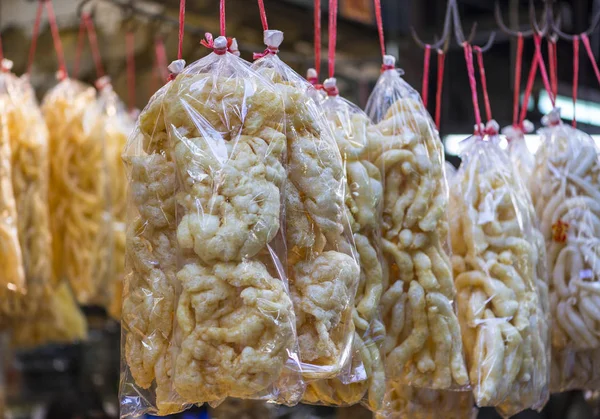 Kurutulmuş balık'ın mide plastik torba