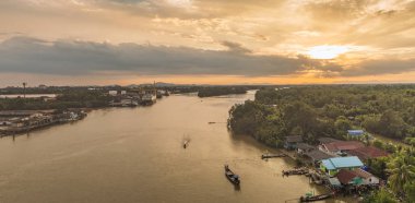TAPI nehir Tayland gün batımında