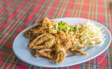 Tay gıda derin kızarmış Yumuşak Kabuk Yengeç sarımsak ile