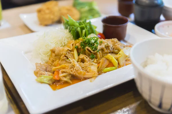 Mieszać smażone wieprzowina z Kimchi — Zdjęcie stockowe