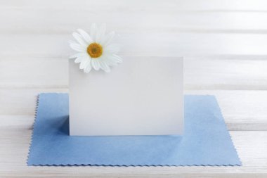 tebrik dekore edilmiş papatya