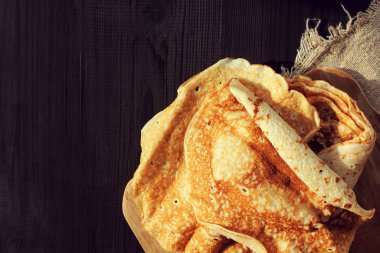 Sıcak güneşli kahvaltı