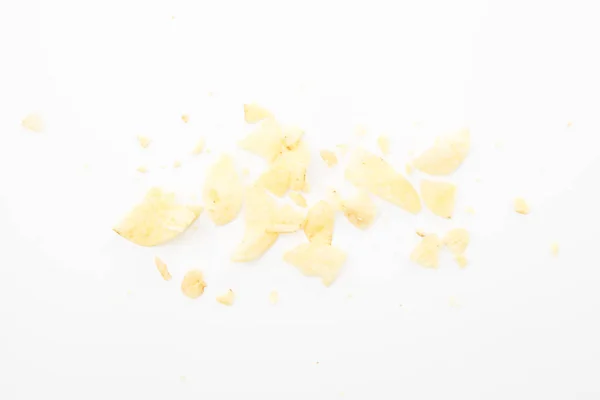 Migalhas de batatas fritas crocantes, sobre fundo branco . — Fotografia de Stock