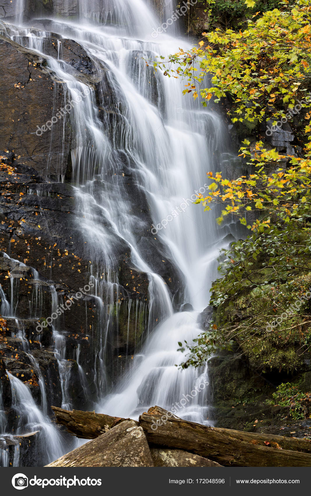Beautiful Waterfall in North Carolina — Stock Photo © Mshake 172048596