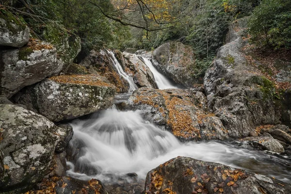 Cowee dağın ardı görüldüğü gibi yollar yıldız — Stok fotoğraf