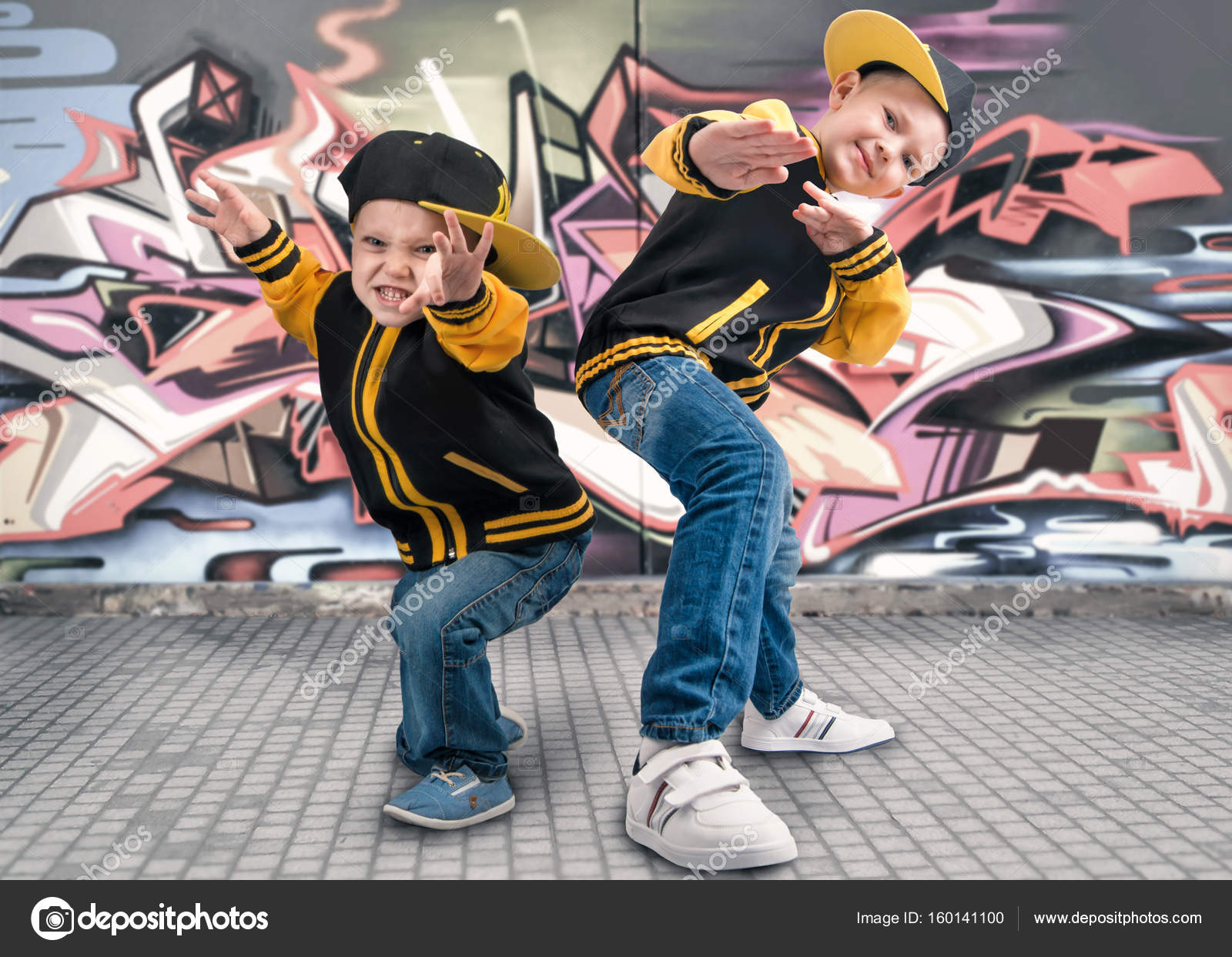 Брейк данс одежда. Хип хоп детей 9 лет. Брейк данс дети. Хип-хоп танцы для детей. Уличные танцы дети.