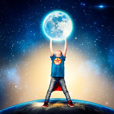 Süper kahraman kostümü çocukta gezegeni korumak.