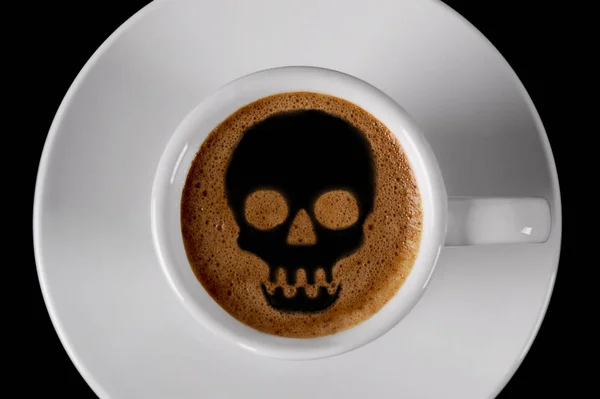 Café avec signe de mort dans la crème — Photo