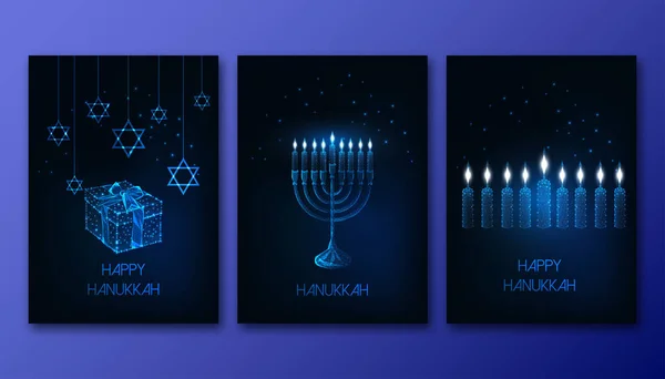 Futuristické zářící nízké polygonální plakáty Chanuka set s menorah, svíčky, dárkové krabice a David hvězda — Stockový vektor