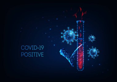 Parlayan düşük çokgen laboratuvar test ekipmanları, koyu mavi arka planda pozitif kontrol işareti ve virüs hücreleri olan gelecekçi covid-19 koronavirüs tanı konsepti. Modern tel çerçeve ağ tasarımı