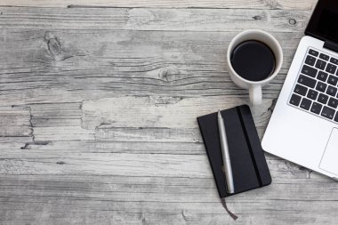 Ofis masasının üst görüntüsü