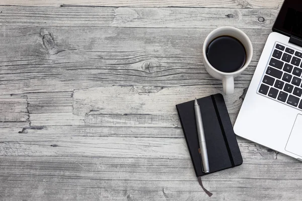 Ofis masasının üst görüntüsü