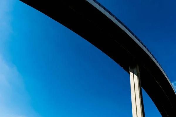 Silhouette of highway ramps on a sunny day — Stock Photo, Image