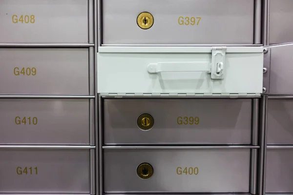 Caja de seguridad en una habitación segura — Foto de Stock