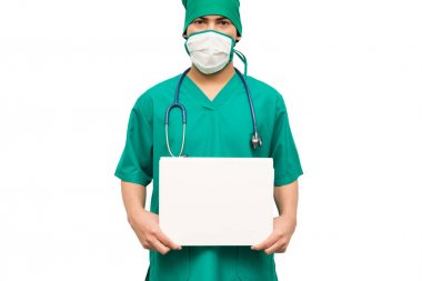 Beyaz arka plan üzerinde Asya erkek tıp doktoru