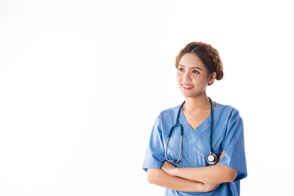 Mujer asiática enfermera en blanco fondo — Foto de Stock