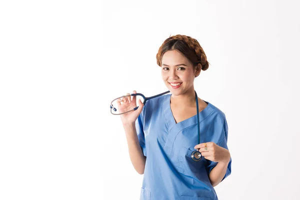 Femmina asiatico infermiera su bianco sfondo — Foto Stock