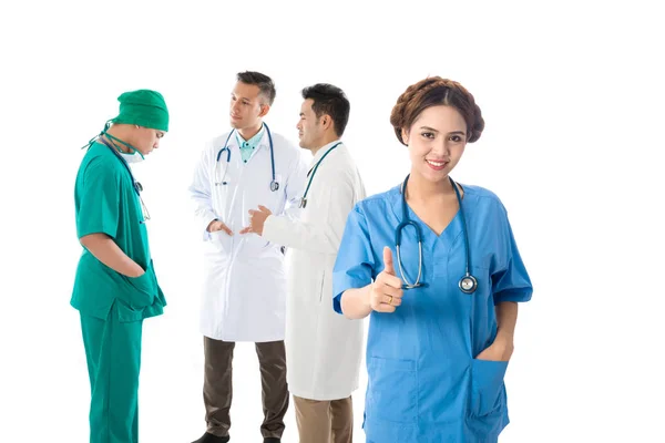 Asiatico maschio e femmina medico e infermiera su sfondo bianco — Foto Stock