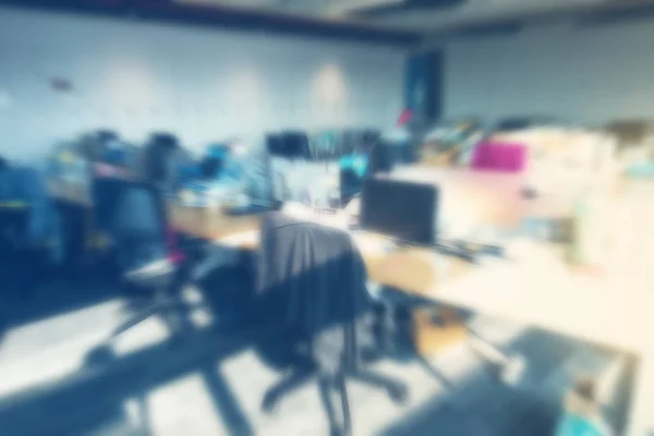 Büro Hintergrund Arbeitsbereich mit Holztisch verschwimmen — Stockfoto