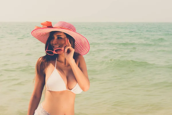 Beautiful attractive large breast asian bikini woman posing sexy — Stock Photo, Image