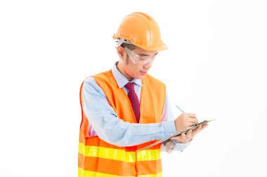 Kendine güvenen Asya delikanlı, turuncu Emanet şapka, turuncu Emanet jack