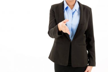 Genç çekici emin Asyalı kadın, turuncu Emanet şapka, cam