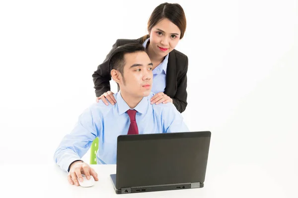 Junge selbstbewusste asiatische Büro Mitarbeiter Geschäftsfrau berühren attra — Stockfoto