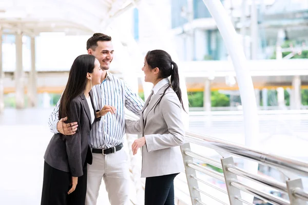 Amistoso Concepto Reunión Negocios Reunión Negocios Aire Libre Con Dos — Foto de Stock