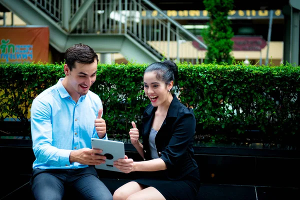 Young Business Leaders Concept Young Business Man Discussing Work Woman — Stock Photo, Image