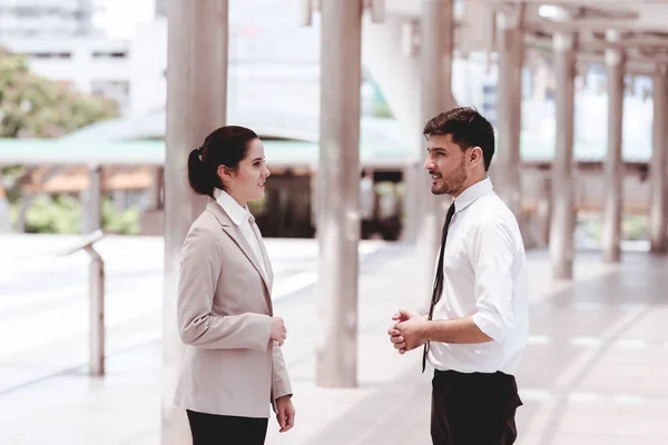 Two Business Team Talking Handsome White Male Talking Female Business — Stock Photo, Image