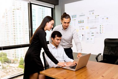 Gelecekteki iş lideri kavramı. Grup genç iş takım dis