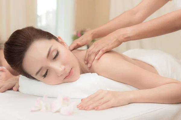 Asiatico Concetto Esotico Spa Vacanza Bella Giovane Donna Cinese Godere — Foto Stock