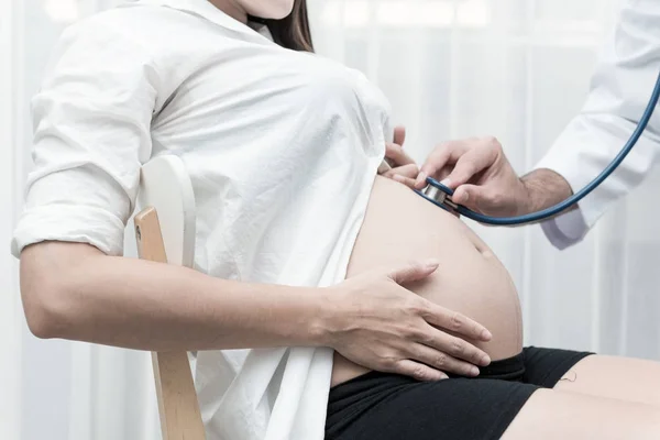 Concetto Medico Casa Medico Bianco Visita Una Donna Cinese Asiatica — Foto Stock