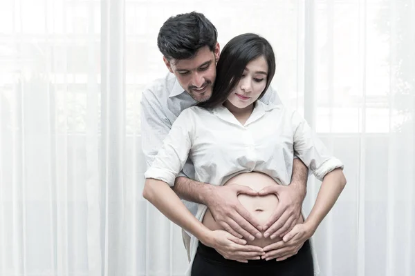 Konzept Der Gemischten Ethnischen Elternschaft Porträt Einer Jungen Schwangeren Chinesin — Stockfoto