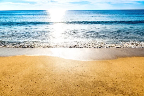 Atardecer Playa Playa Atardecer Con Olas Oceánicas Dramático Filtro Alto —  Fotos de Stock