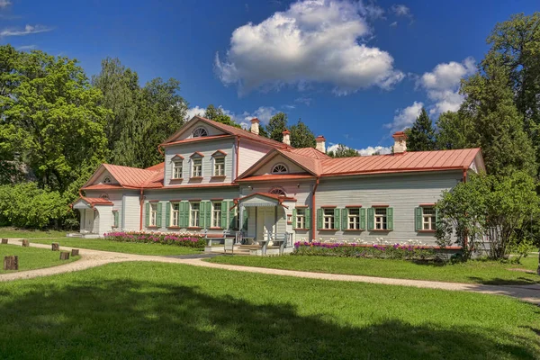 Asil Emlak Rusya eski ahşap evde