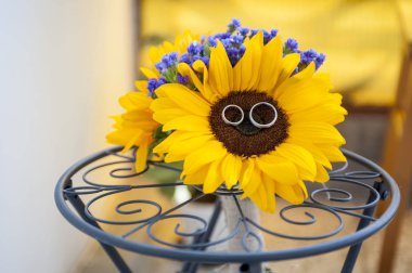 Ayçiçeği Gelin Buketi ve alyans